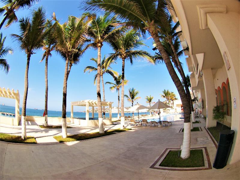 Camino Real Manzanillo Exterior foto